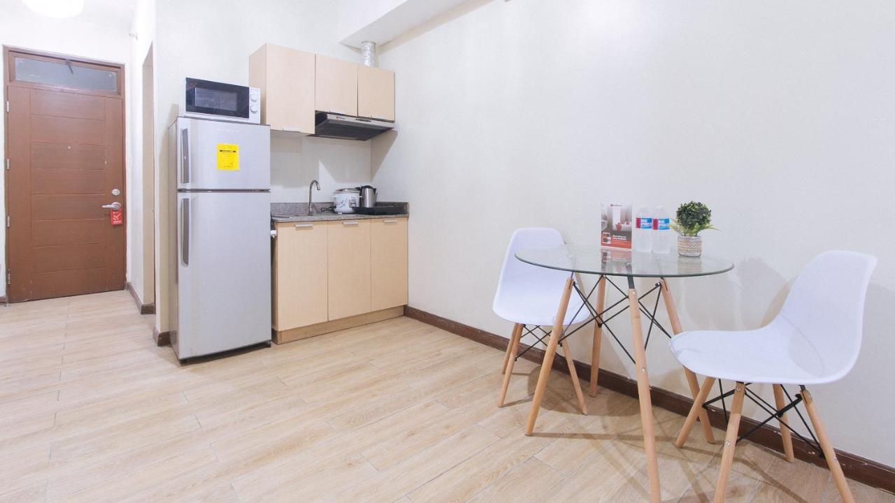 Reddoorz Plus @ Cuarto Verde Staycation Las Piñas 외부 사진