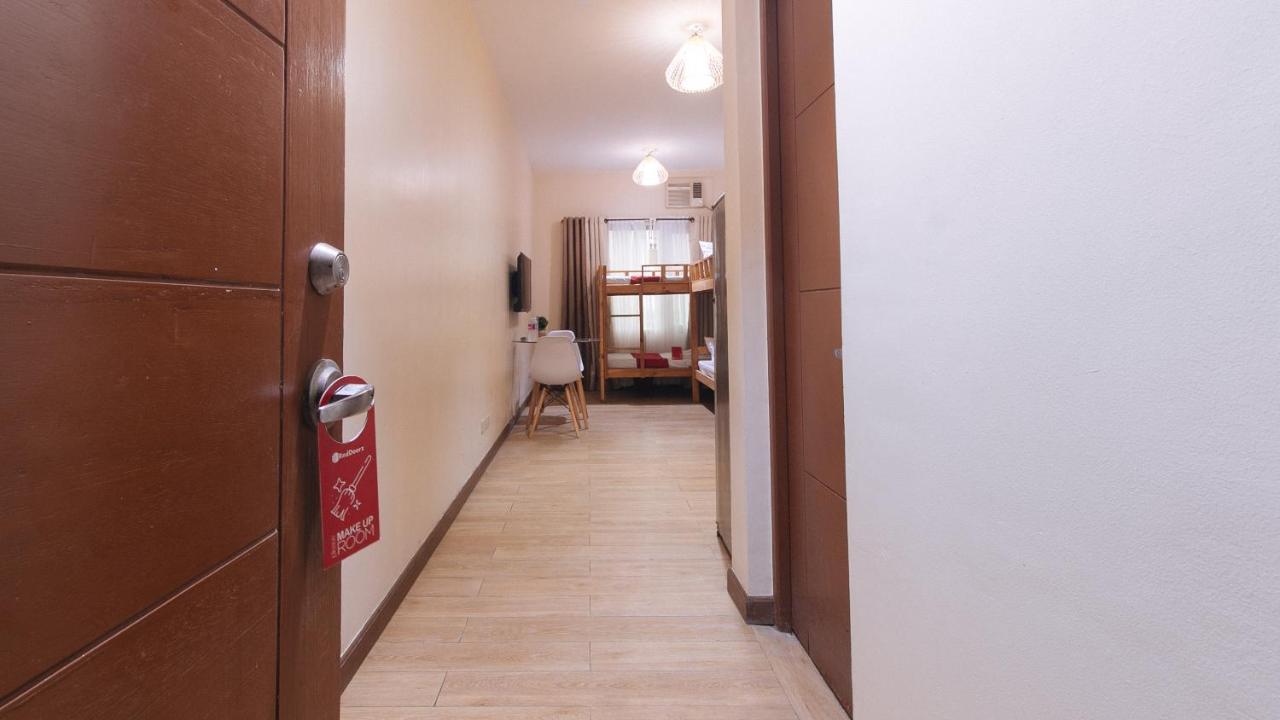 Reddoorz Plus @ Cuarto Verde Staycation Las Piñas 외부 사진