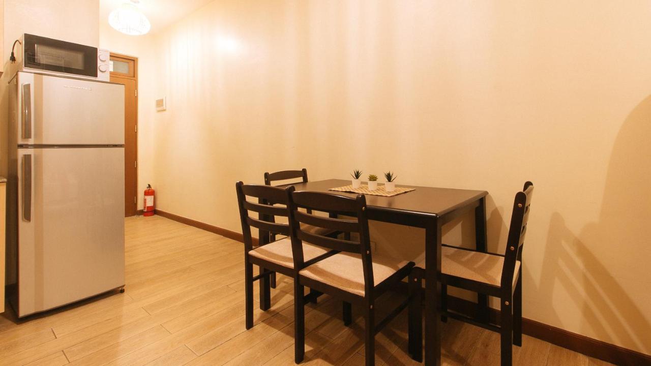 Reddoorz Plus @ Cuarto Verde Staycation Las Piñas 외부 사진