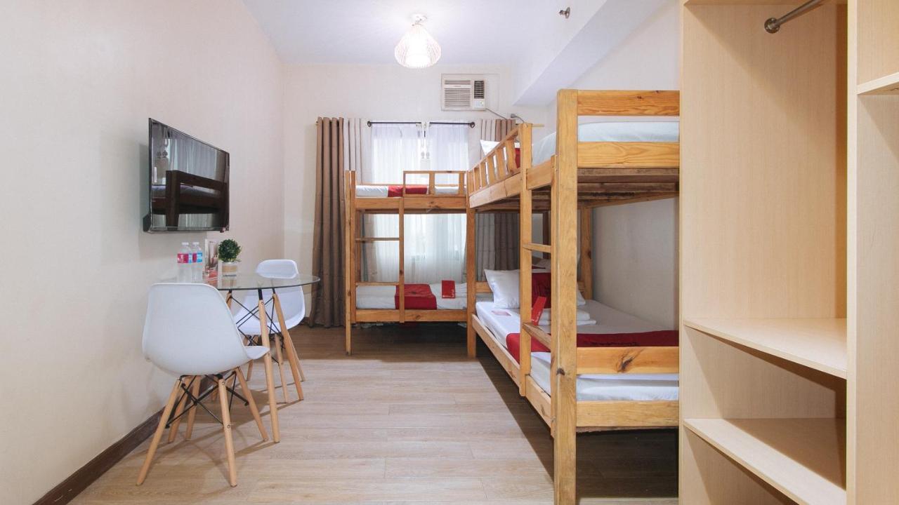 Reddoorz Plus @ Cuarto Verde Staycation Las Piñas 외부 사진