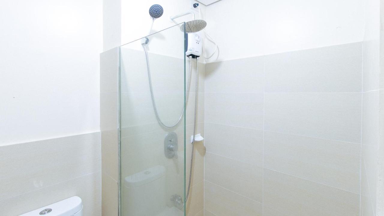 Reddoorz Plus @ Cuarto Verde Staycation Las Piñas 외부 사진