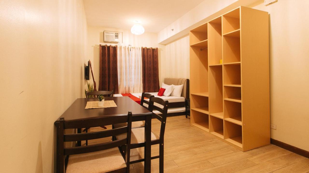 Reddoorz Plus @ Cuarto Verde Staycation Las Piñas 외부 사진