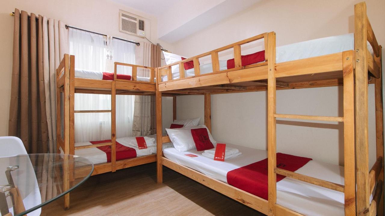 Reddoorz Plus @ Cuarto Verde Staycation Las Piñas 외부 사진